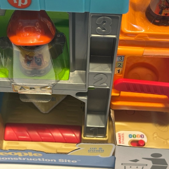 Fisher-Price Little People Construction Adventure Set - Picture 7 of 7